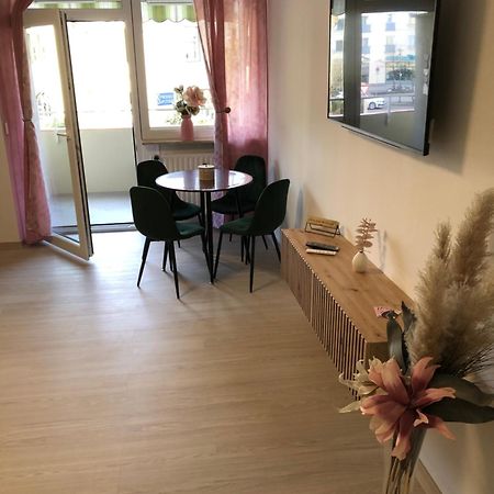 Lilis Apartment Mit Balkon アウグスブルク エクステリア 写真