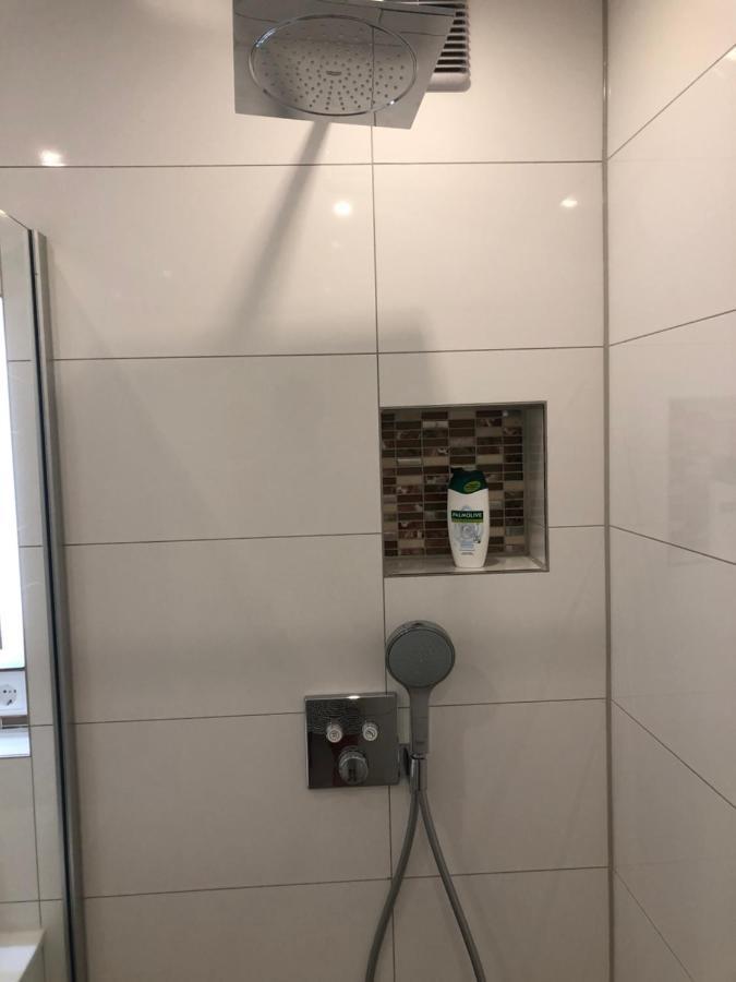 Lilis Apartment Mit Balkon アウグスブルク エクステリア 写真