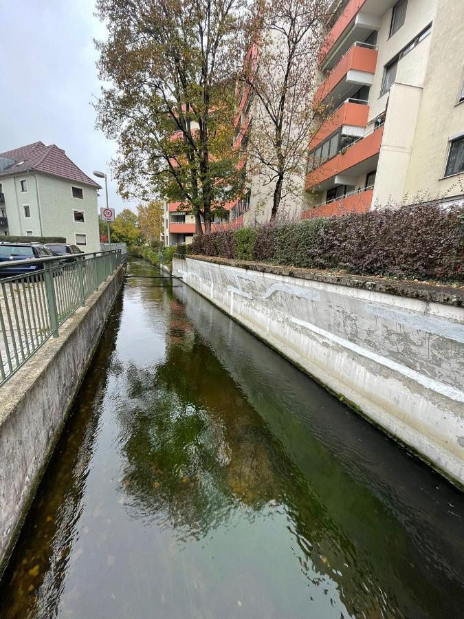 Lilis Apartment Mit Balkon アウグスブルク エクステリア 写真