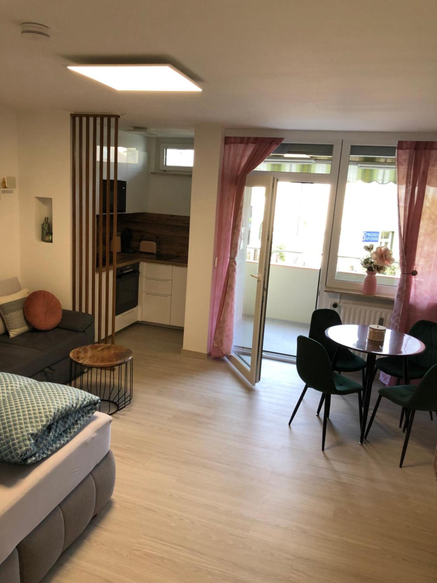 Lilis Apartment Mit Balkon アウグスブルク エクステリア 写真